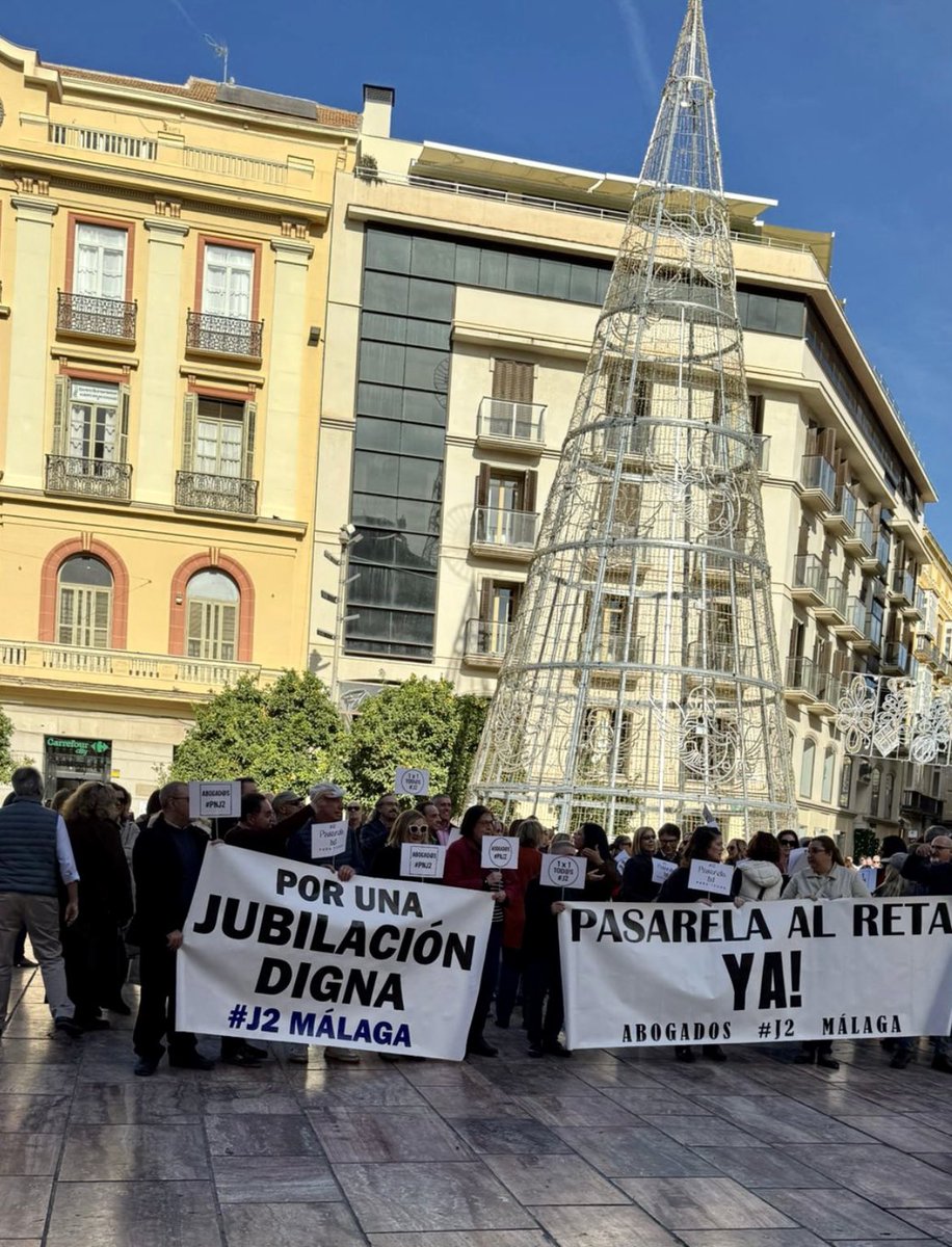 📢 Concentración de #J2 Málaga 

Hoy, Domingo, J2 Málaga se ha concentrado para visibilizar y apoyar la petición de una Pasarela al RETA 1x1 y para todas las personas, conforme a lo establecido en la PNJ2.Gracias a todos los compañer@s que han asistido y mostrado su apoyo.
