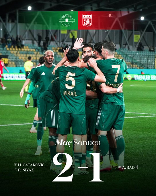 G6dUvwuWQAAkVvG?format=jpg&name=small