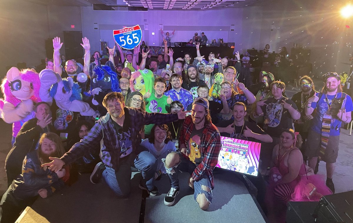 Thank you to everyone who came out to Spin and I's performance last night! We can't do this without all of you 💜