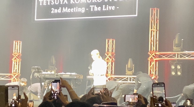 wb_carol's tweet image. 今夜は一段と色白だった先生😭
 #小室哲哉撮るのヘタクソ選手権