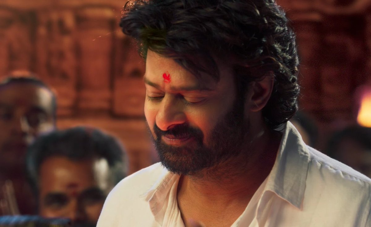 vineelaposhala's tweet image. Hammo Bangaram… 😭🧿❤️ 

Entha muddhuga unnavayya SAAMI 🤌🏻🫠❤️‍🔥 #Prabhas 

#TheRajaSaab #prabhasraju #REBEL