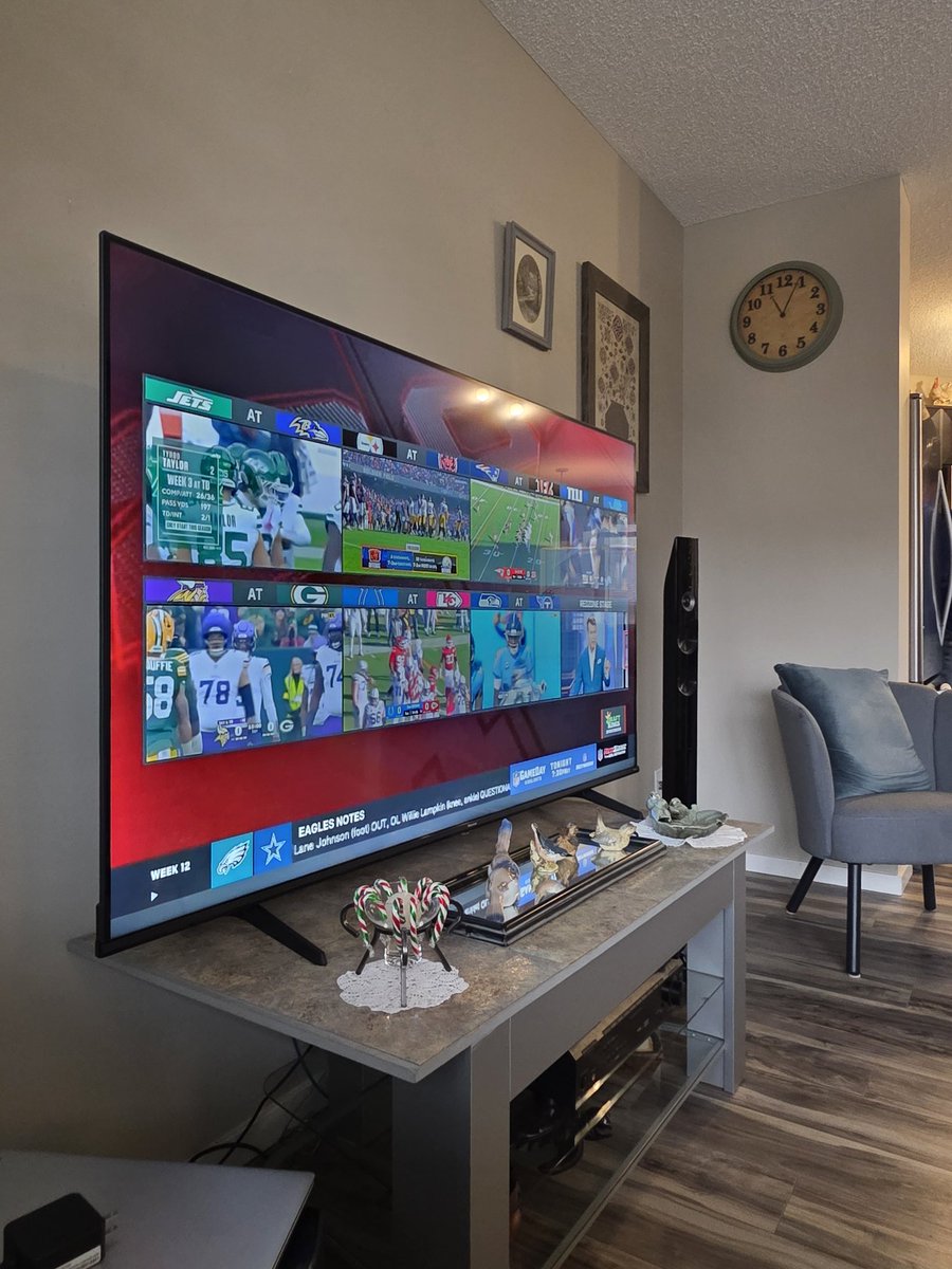 CyberSideStudio's tweet image. Octobox at the parents having sunday breakfast!