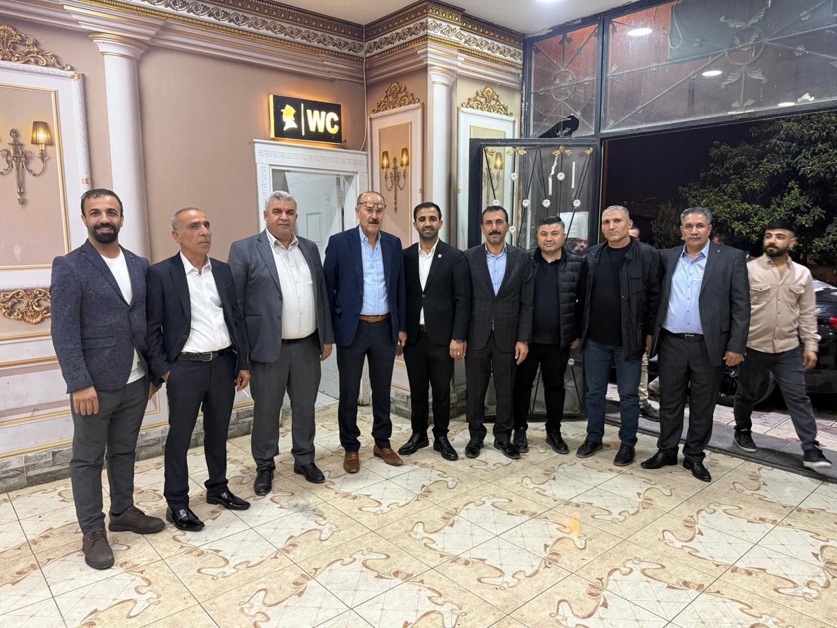 SuruclularD's tweet photo. Dernek Başkanımız İmam Yıldırım ve yönetim kurulu üyelerimiz ile birlikte,
Fırat Mahalle Muhtarımız Sn. Ömer Güzel’in kıymetli kardeşi Ferhat ile Eylem kardeşlerimizin düğün törenine katılarak mutluluklarına ortak olduk.

Güzel ve Tutan ailelerini gönülden tebrik ediyoruz. https://t.co/VWiHFTRzvl