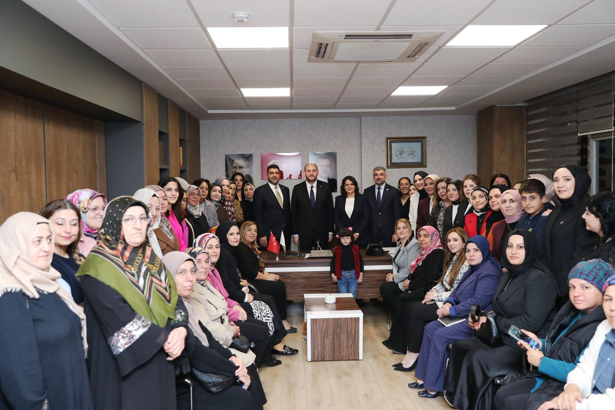 Dinlerin ve dillerin buluştuğu Mezopotamya’nın kadim şehri Mardin’de İl Başkanlığımızı ziyaret ederek kıymetli dava ve yol arkadaşlarımızla bir araya geldik.