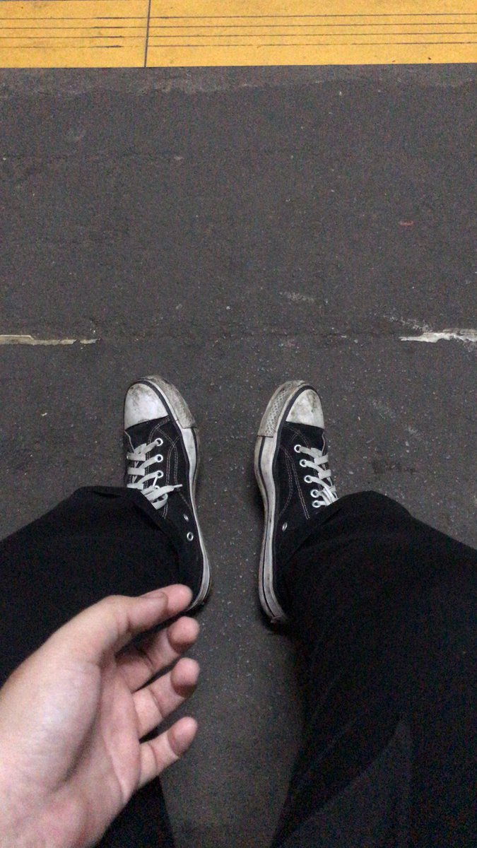sweetfrd4's tweet photo. day 1 rentek dikit ni badan, pp jakpus-depok + full shift + ngejar waktu kereta terakhir. God, kalo bukan karna untuk bahagiain mama kyknya gue udh mati dari lama https://t.co/nHSf61PMPg
