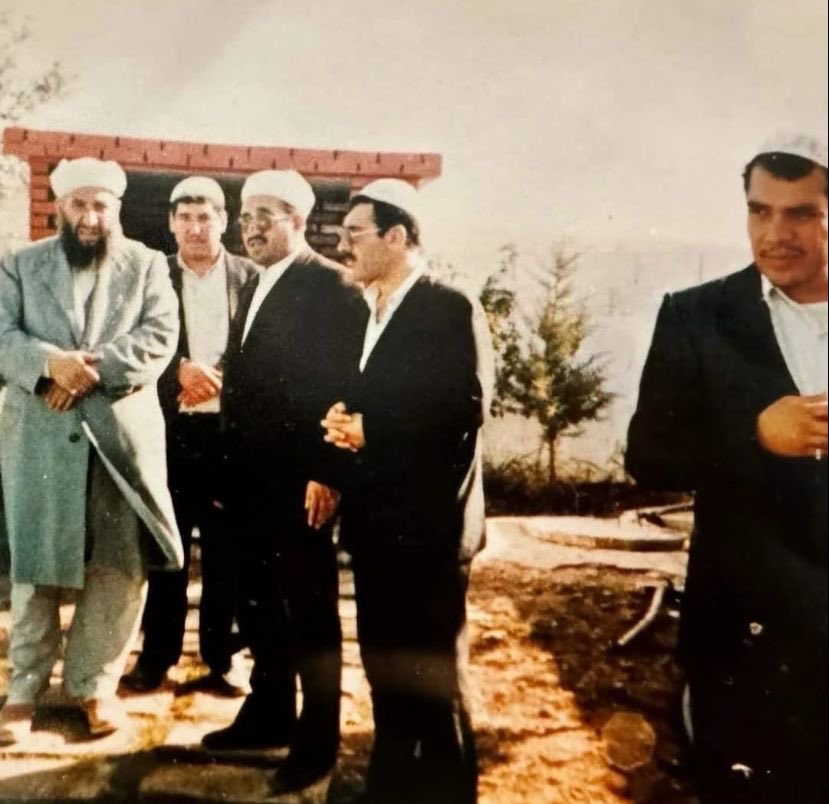 FatihFani's tweet photo. @MRelhuseyni @Caliyetul_Ekdar 1-)Bak koçum sana bir gerçeği hatırlatayım.Yılanında Yalanında menşe’ini öğren..Senin şu Kızıl EJDER olan şimdi ki sultan varya işte o mafyacılık oynarken(  onun bunun ölüm emrini cahil sofilere verirken) ve o günlerde Almanya ve Antalya fantazileri dillerden dile dolaşırken.. https://t.co/tx6Cbtrz7E
