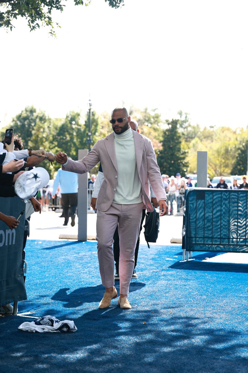 dallascowboys's tweet image. QB1 👊

@dak | @blockchain