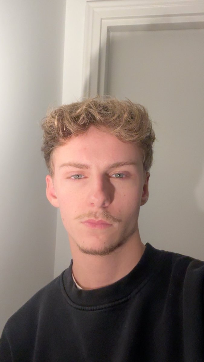 Mathnch's tweet image. Que le mois se termine pitié #LGBTQIANovemberHaters