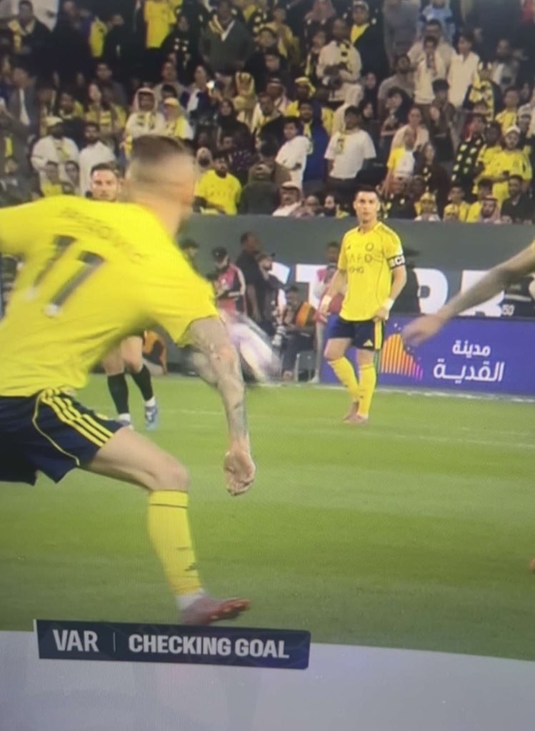 🚨🚨🚨🚨🚨🚨🚨🚨🚨🚨🚨🚨🚨🚨🚨

لاعبين الخليج يطالبون من الحكم بمنح بطاقة صفراء ثانية على بروزوفيتش وطرده

رأيكم؟