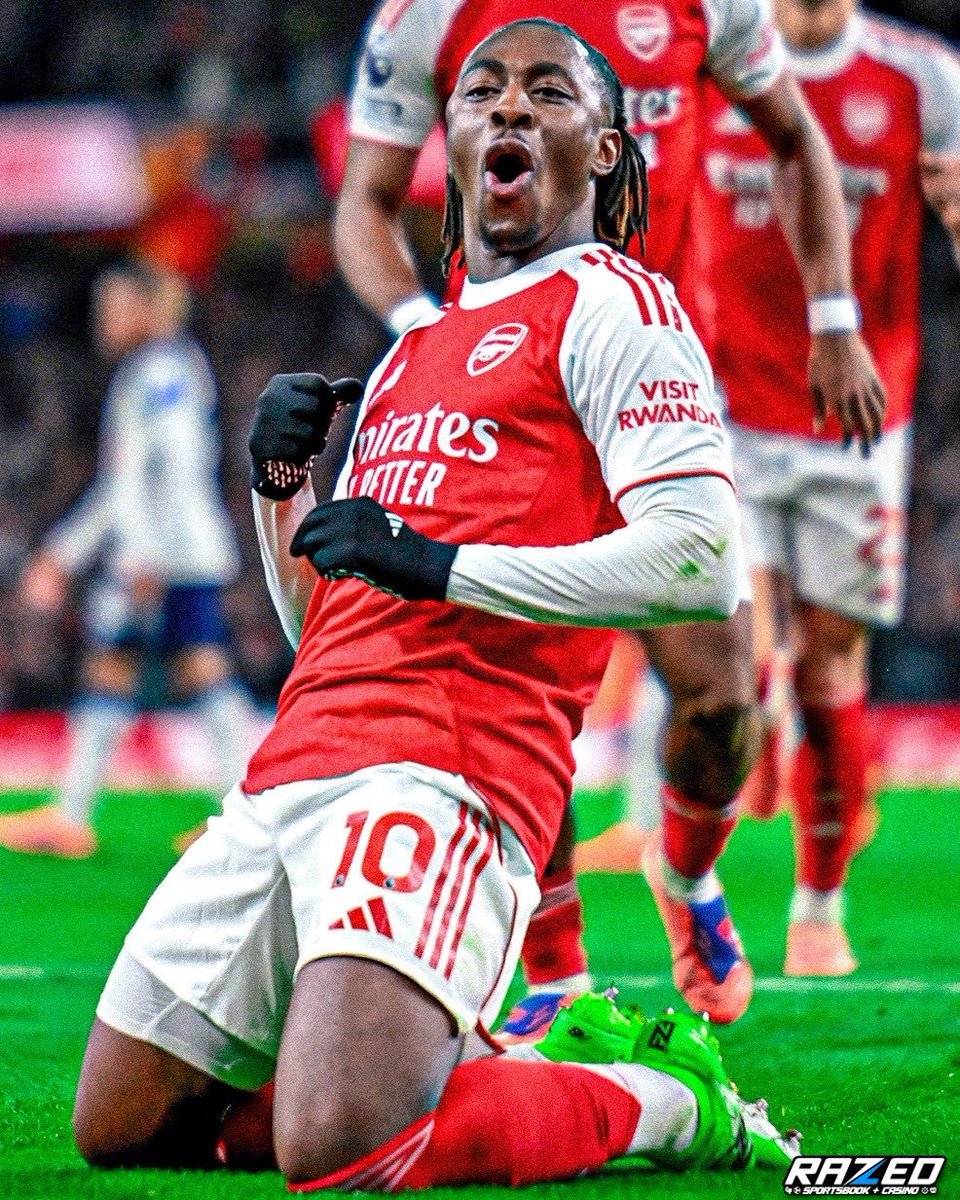 Eberechi Eze take your flower❤🌹🌹

Arsenal fans repost and drop a ❤