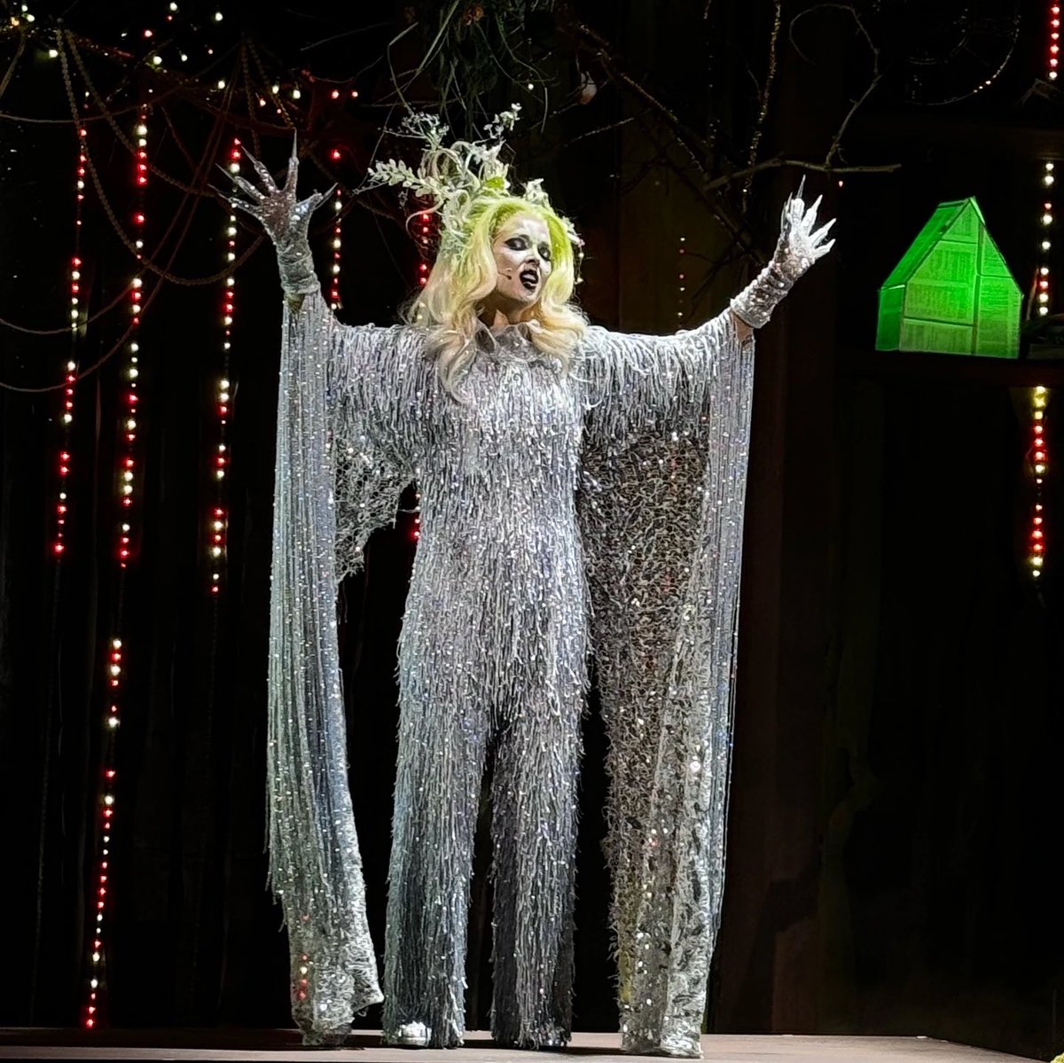 apotheohsis's tweet image. hey