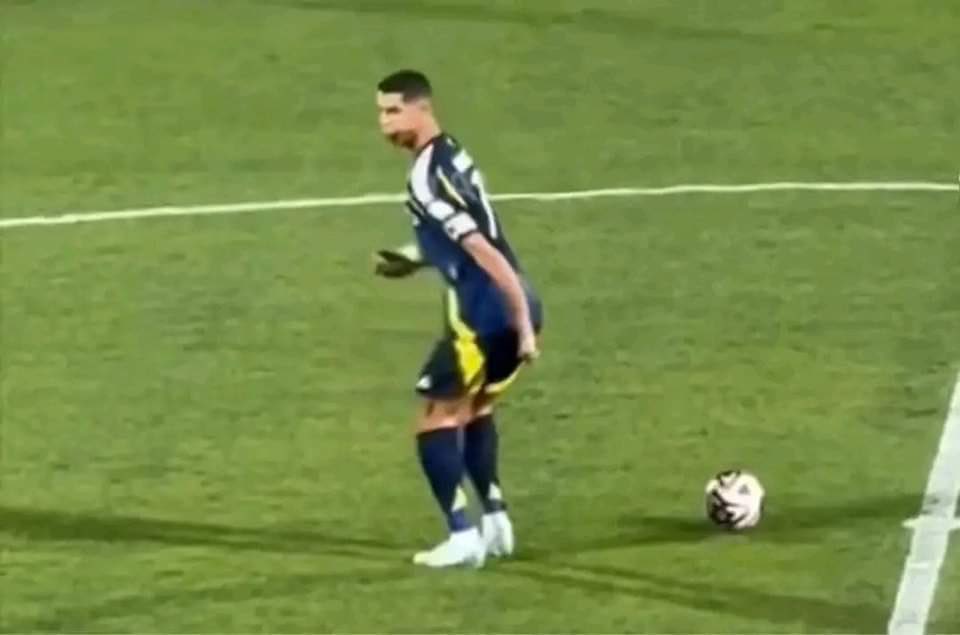 ارجوكم انقذوا #النصر من رونالدو والله كارثه
😵‍💫😵‍💫😵‍💫😵‍💫😵‍💫😵‍💫💔
#النصر_الخليج