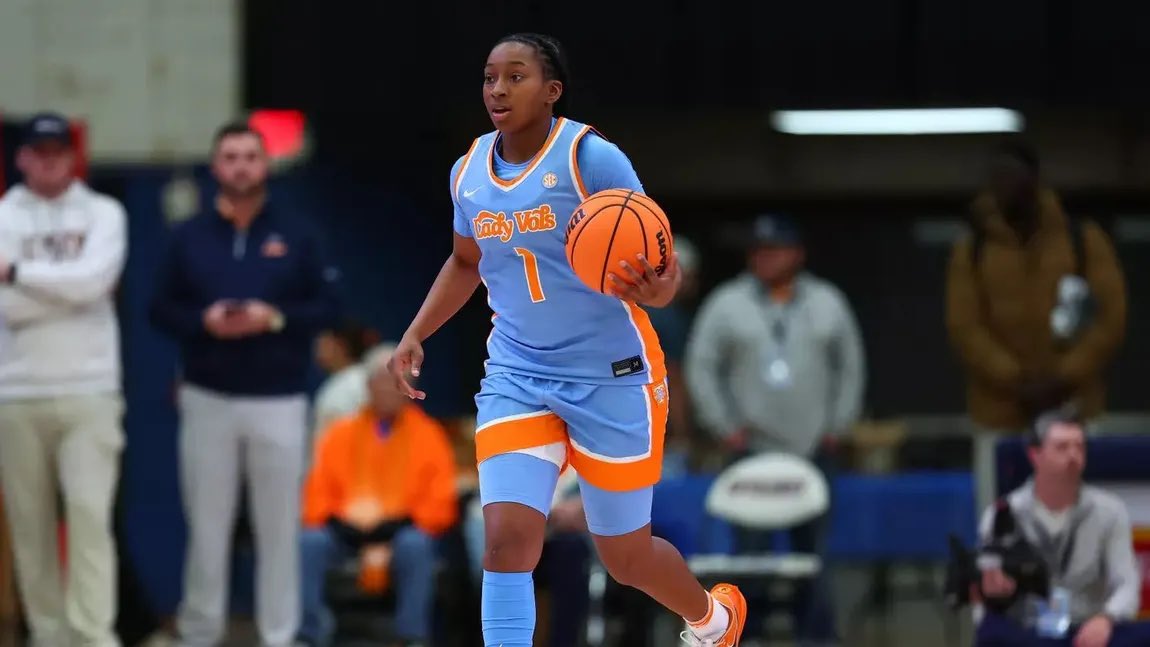 E J 🏀 tweet media