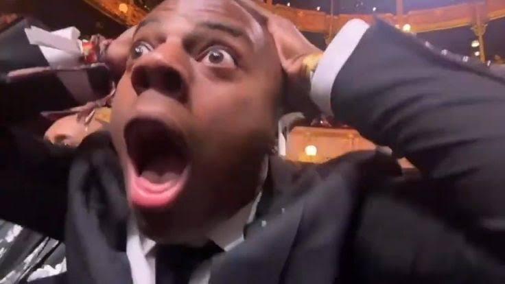 samengo_ofc's tweet image. GOL DO REMOOOOO!!!!!

VIROU, NESSE MOMENTO, O REMO VAI SE CLASSIFICANDO PRA SÉRIE A

31 ANOS DEPOIS