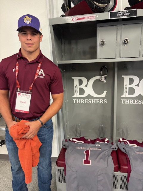 I want to thank <a href="/Threshers_FB/">Bethel College FB</a> <a href="/jwlawson1/">Coach Lawson</a> and <a href="/TheTerryCook/">Coach Terry Cook</a> for an official invite. I really enjoyed my visit and everything Bethel College has to offer. Thank u for believing in me <a href="/TravisMikel/">Travis Mikel</a> <a href="/savage_26/">Trey Bennett, LAT, ATC</a> <a href="/AustinThom46888/">Austin Thomas</a> <a href="/GridironFootbal/">Gridiron Football®</a> #NextChapter #Officialvisit #bethemove