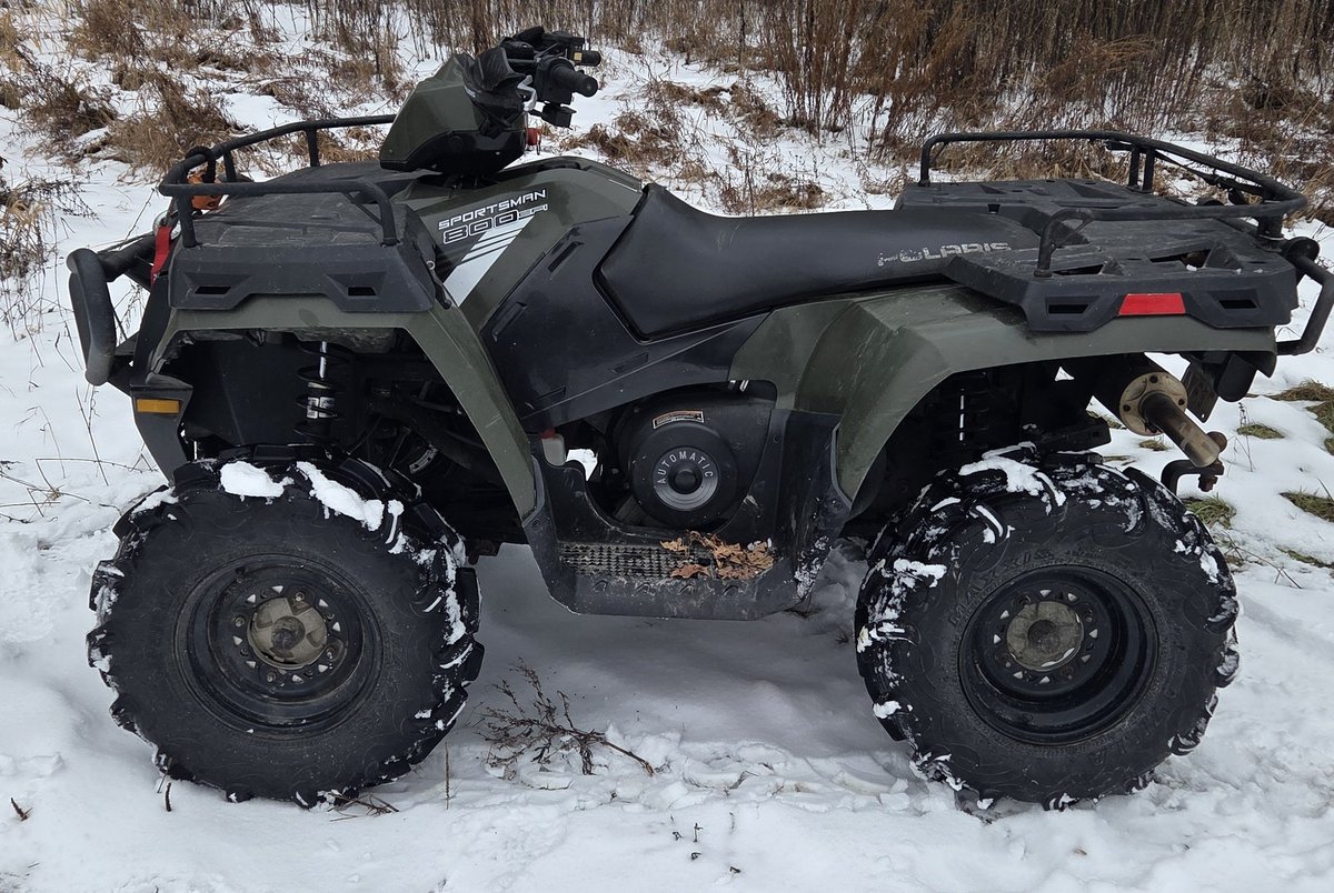 bushcrafter79's tweet image. Grabbing drinking water at my spring for the week... 
Took the ol&apos; poooolaris for a quick rip to get the mail.
Things running like crap 😞 
Garbage fuel ⛽