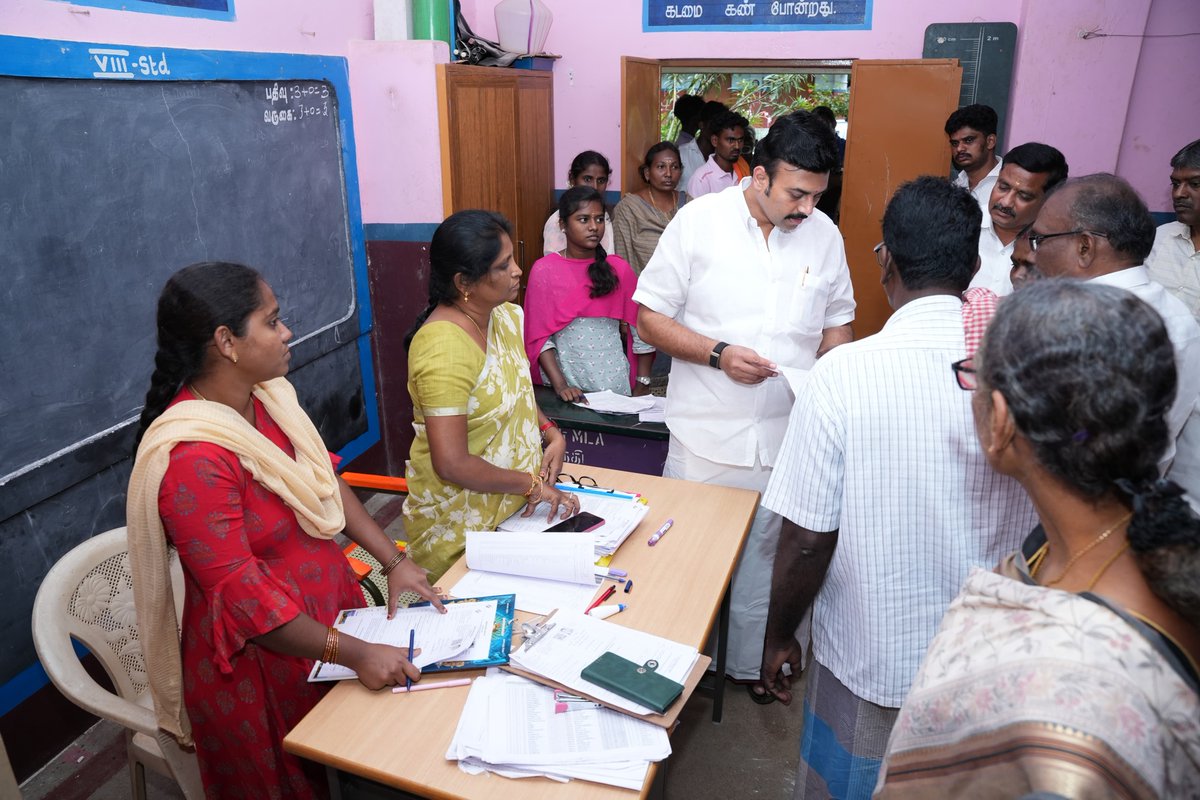 MMathiventhan's tweet photo. #ParamathiVelur #Mohanur #Manapalli பரமத்தி வேலூர் சட்டமன்ற தொகுதிக்கு உட்பட்ட மோகனூர் ஒன்றியம் மனப்பள்ளியில், பாகம் எண்:195 &amp; 198ல், கழக நிர்வாகிகள் மேற்கொண்டுவரும் #SIR பணிகளை இன்று நேரில் சென்று பார்வையிட்டு ஆய்வு மேற்கொண்டேன். https://t.co/TrWZeEe2NN