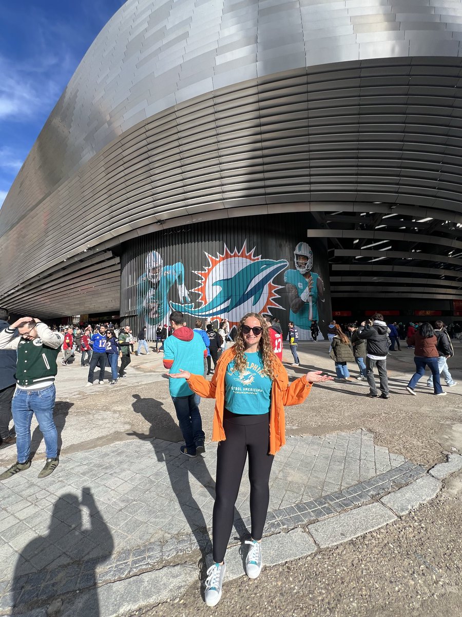 Kathrineee's tweet photo. I can’t believe it’s been a week since the @MiamiDolphins Madrid game! Posting some lost footage! #PhinsUp https://t.co/35DIz9UhgG