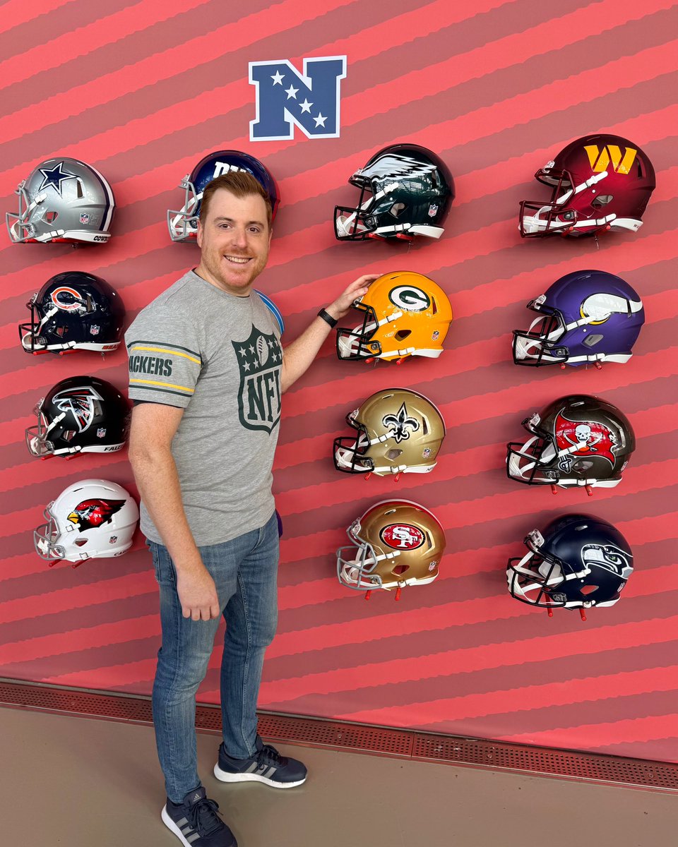 eguino's tweet image. 🏈 Hoy hace una semana cumplía un pequeño sueño viendo en directo un partido de la @NFL 
Ahora viendo la #RedZone en casita como cada domingo por la tarde