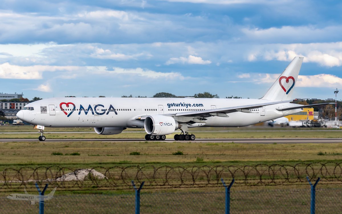 Avianka737's tweet photo. Boeing 777 of Mavi Gok Airlines departing from Warsaw @ChopinAirport #boeing #aviation #planespotting https://t.co/cfhyEDGyjg