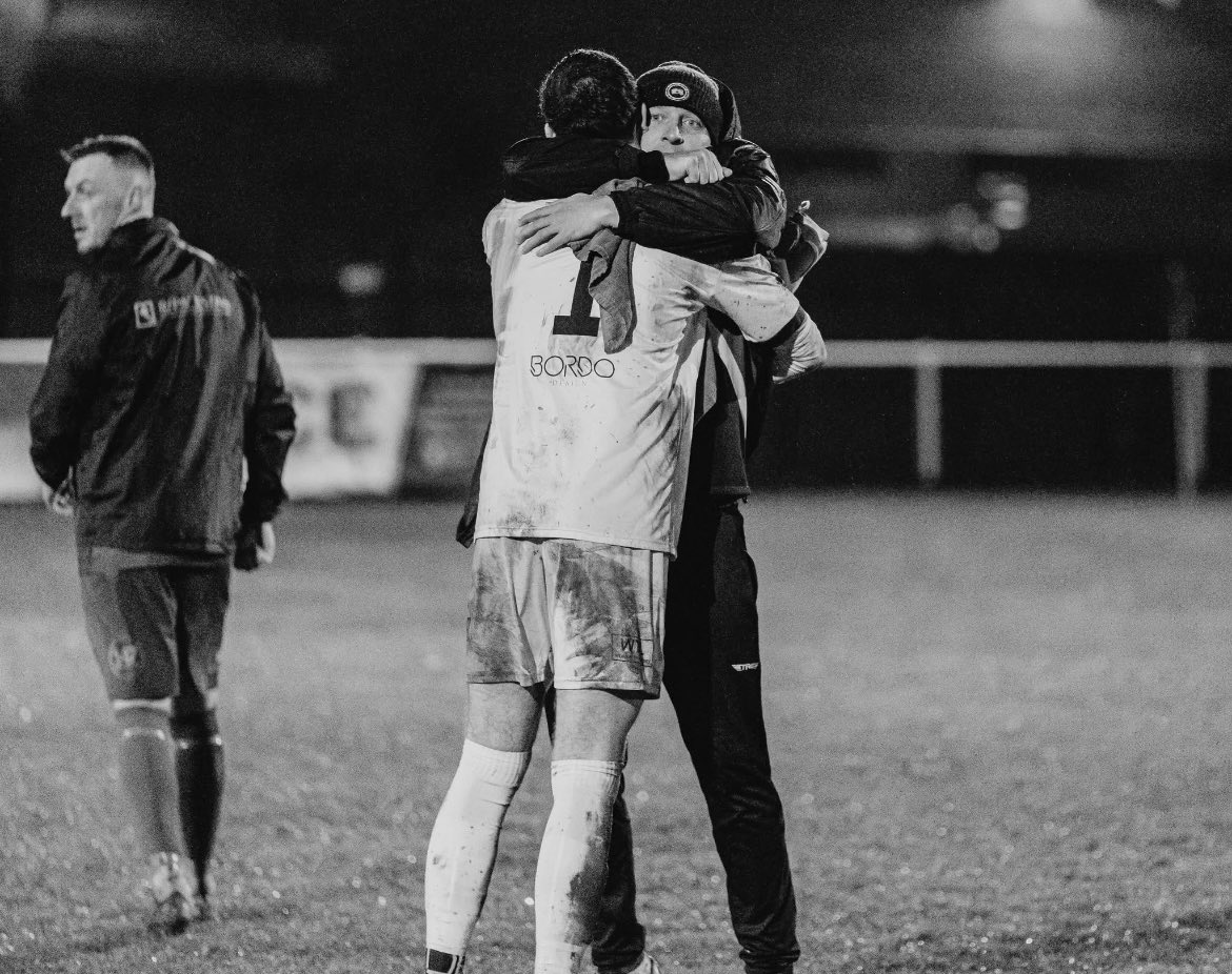 Daniel Moore tweet media