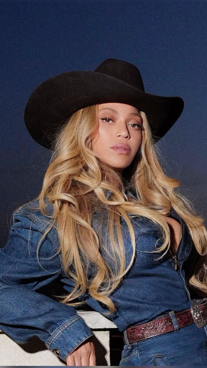 AddisonsChanel's tweet image. Out of Beyoncé , Taylor Swift , Rihanna and Lady GaGa Who Has The Most memerable Hits