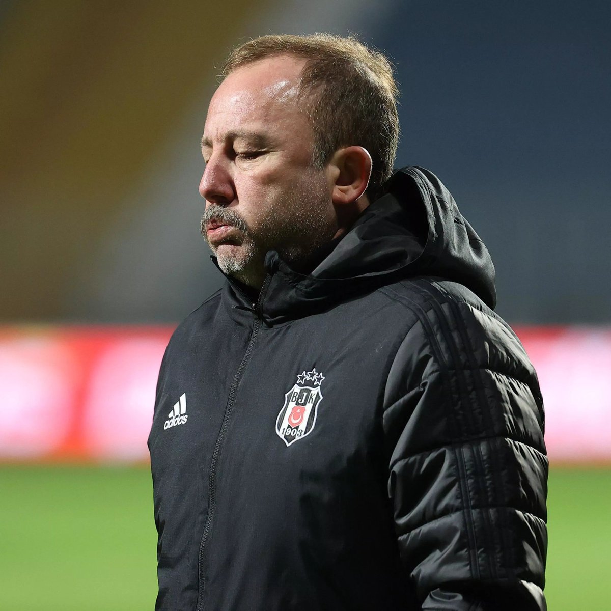 bpthaber's tweet photo. Sergen Yalçın: "Rafa Silva'yı kaybettik.

Beşiktaş'ın çok ümit bir bağladığı oyuncu. Kadromuz tamamen onun üzerine kurulu." https://t.co/EbctxBe1oa