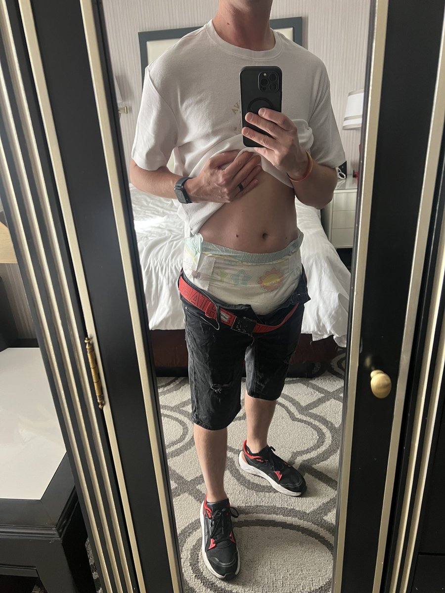 DiaperShy's tweet photo. Discreetly padded for the city sightseeing ☺️

#abdl #abdlboy #abdlcommunity https://t.co/i9WEGoH79x