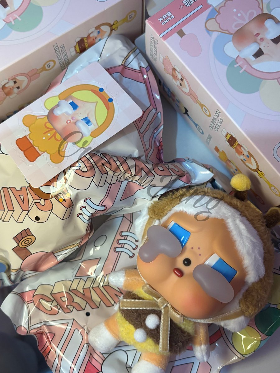 Crystaljun82575's tweet photo. Ada yang cari crying again bee &amp; duck ? Bee unsealed, duck masih sealed, ini sealed yang versi lama ya https://t.co/ieSvq2Rx6e