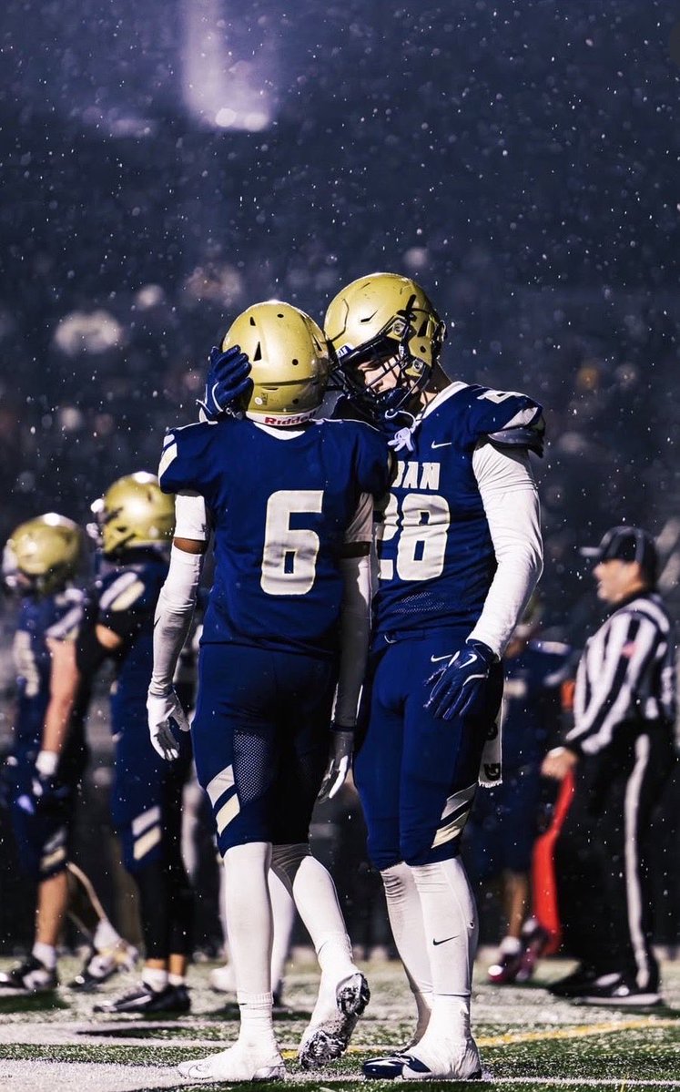 jaidenDaniels21's tweet image. #thankyouseniors #UpNext