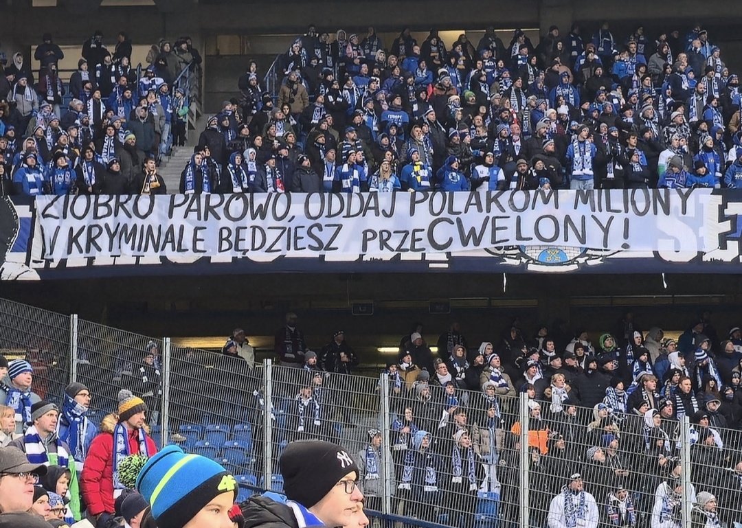 Pisowcy lubią udostępniać transparenty kiboli.

A ten udostępnią? Pewnie nie. Dlatego ja udostępniam. Niech wszyscy zobaczą.