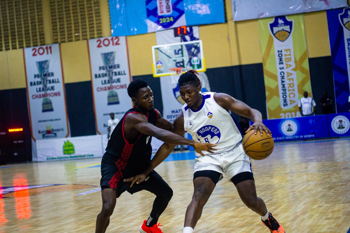 RiversHoopers's tweet image. Action Pictures from the first half. 

#NPBLFinal4 
#TheCrowning