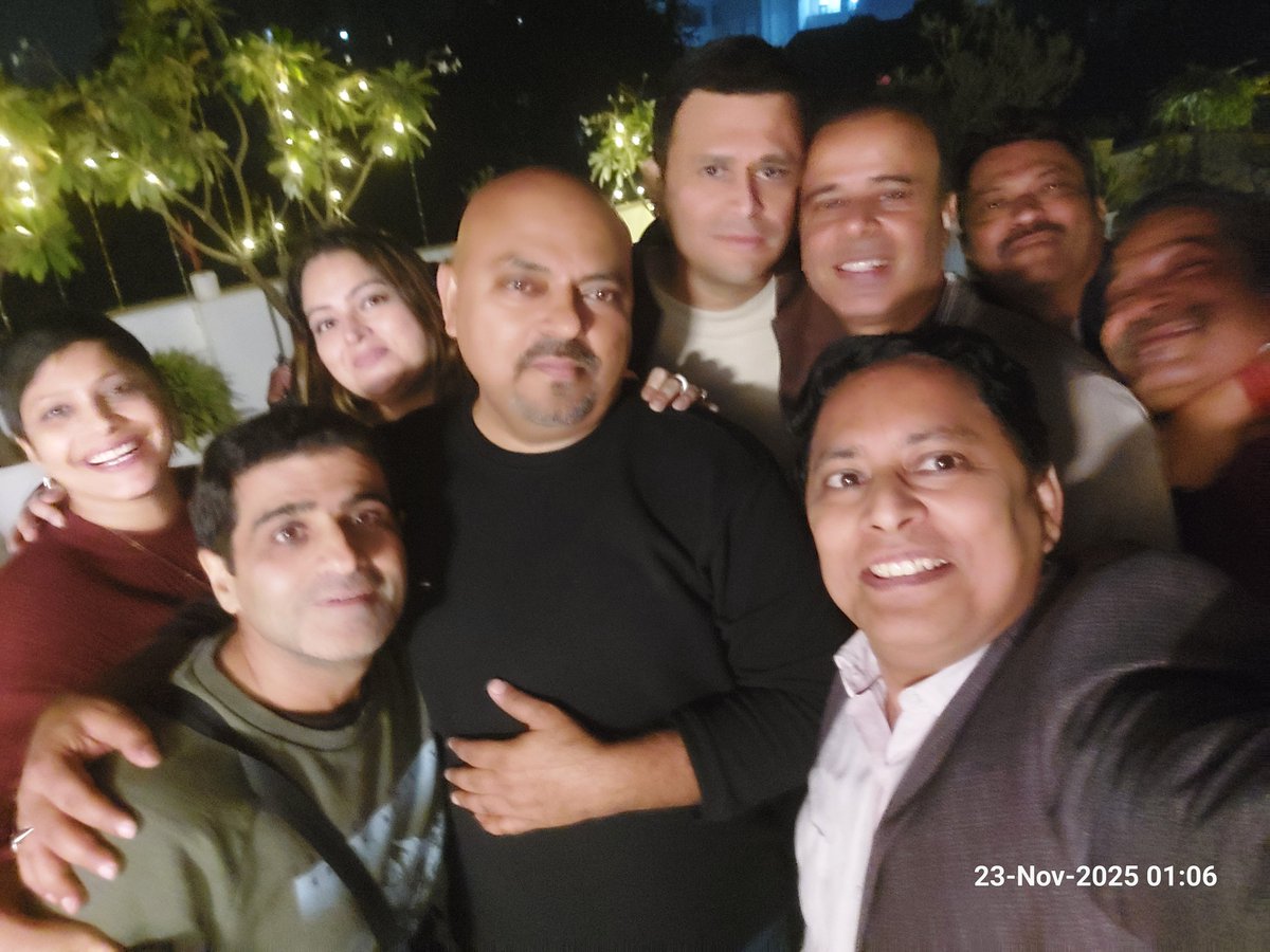 mohit4agarwal's tweet photo. Birthday Celebration of Vikalp 🎂 https://t.co/XqICP3a7vv