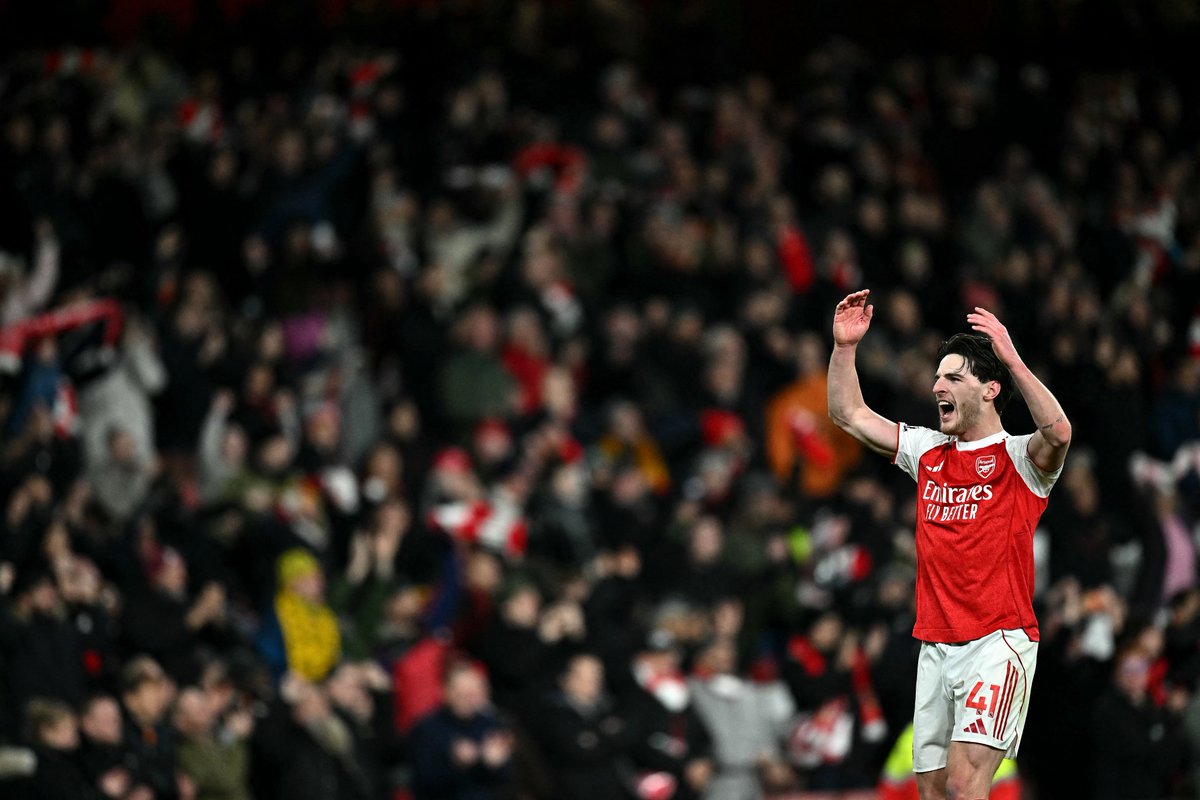 Arsenal's tweet image. The house brought it.