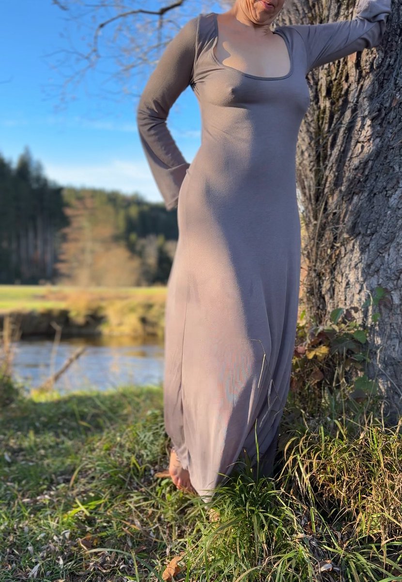 wildfernwanders's tweet image. Do you find yourself more intrigued when  what’s really there is a little obscure or hidden? 😊