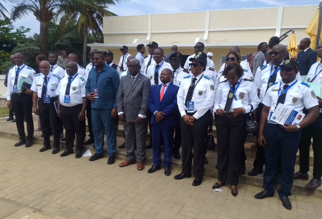 acprdcongo's tweet image. #RDC : les deux administrations douanières congolaises (#DGDA) et angolaise (#AGT), ont signé un plan d’action évolutif axé sur la lutte contre la fraude, la facilitation des échanges et l’harmonisation des procédures, lors de la clôture de la 10ᵉ réunion mixte DGDA–AGT, à