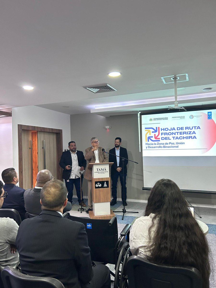 La validación técnica realizada este 21 de noviembre reafirma la articulación entre la Gobernación del Táchira, @fedecamarast , @cavecol y el @pnudvenezuela, junto a los sectores productivos y académicos que hoy contribuyen a perfeccionar la Hoja de Ruta Fronteriza del Táchira.