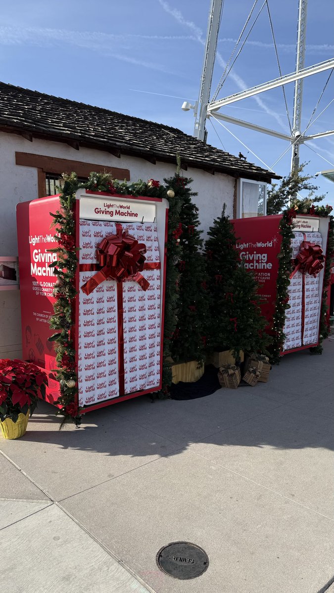 reedcarr's tweet photo. Gilbert’s Giving Machines are now open at Water Tower Plaza.  
I have loved being involved with them the past several years. 
Open through January 1 https://t.co/BqWGAyeMfF