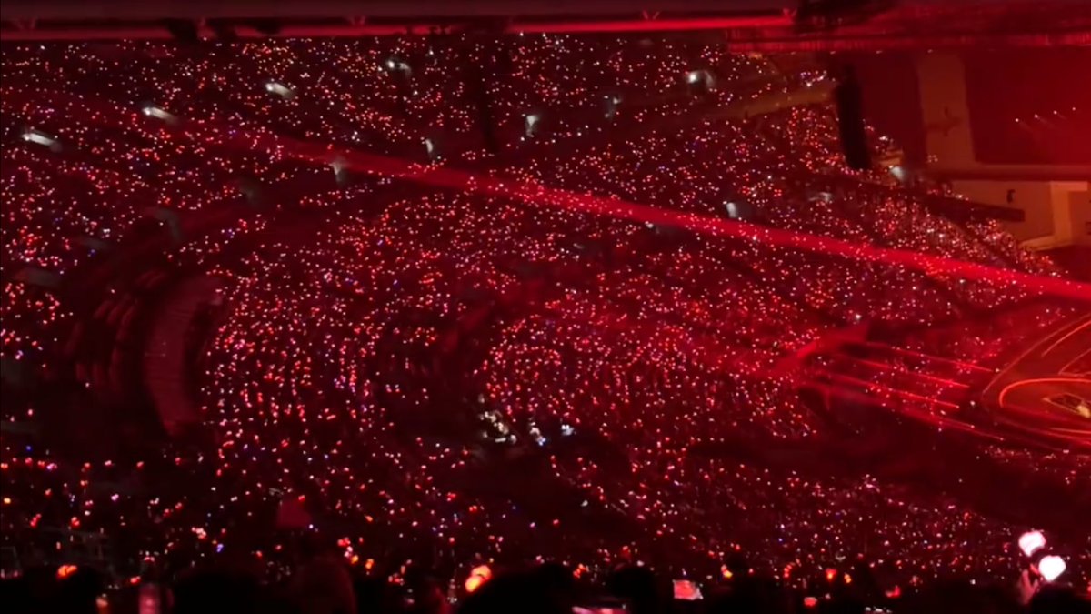 blondiemandu's tweet image. the d2 red ocean for jennie ate so bad. oh jennie ur so loved