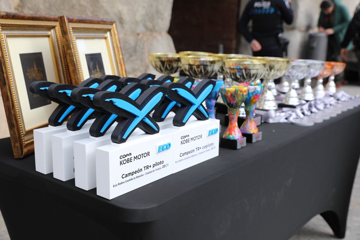 EcoRallyeCLM's tweet image. 🌱⚡ #EcoRallyeCLM lidera la sostenibilidad en España. 
Toledo ha revivido durante la entrega de #Premios un fin de semana inolvidable con energía, innovación y emoción

@CEEA_RFEdA @HyundaiEsp @MoeveGlobal @SCALEXTRIC_OFIC @ToledoAyto @gobjccm