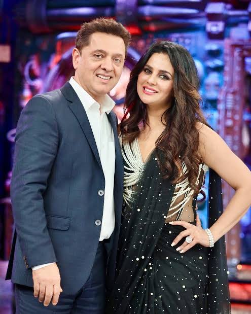 Sanskari_Girll's tweet image. The episode hit differently today because the calm strength of MOST INFULENTIAL ARFEEN SARA shaped every conversation.
You could feel how their balanced approach softened tensions.
It’s rare to see such emotional clarity inside the house.