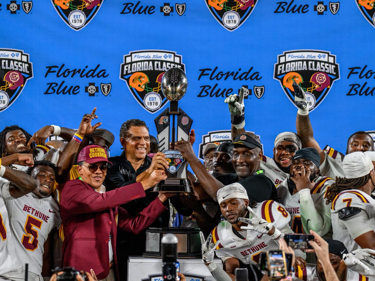 BCUGridiron's tweet photo. WOKE UP CLASSIC CHAMPS. 😼 

#𝙃𝙖𝙞𝙡𝙒𝙞𝙡𝙙𝙘𝙖𝙩𝙨 | #𝙋𝙧𝙚𝙮𝙏𝙤𝙜𝙚𝙩𝙝𝙚𝙧 https://t.co/XqsBb163ZP