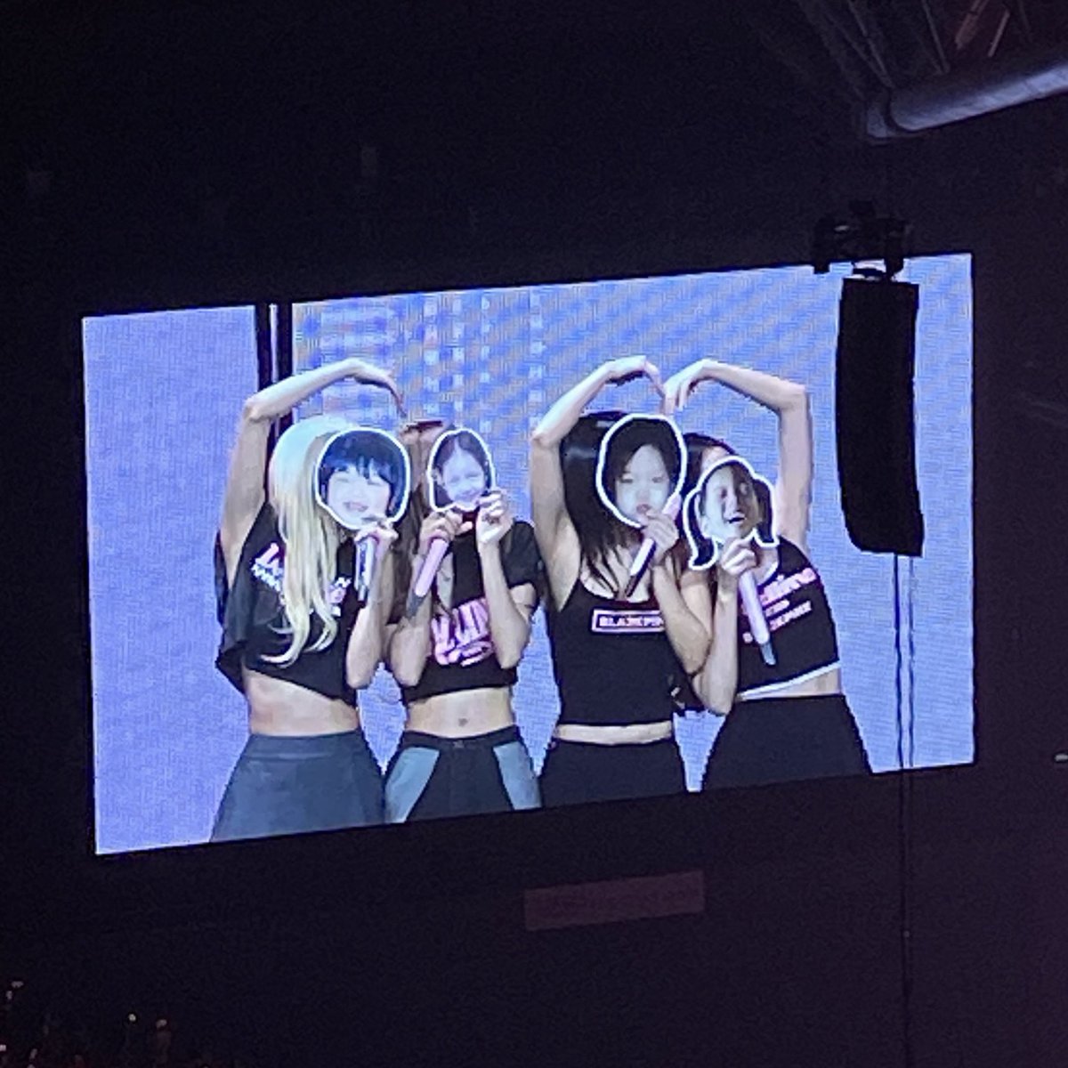 sunrisejen's tweet photo. mahal ko kayo talaga @BLACKPINK 

i wasn't even a teen when i started listening to my girls !! it's very fulfilling na mapanood kayo on my last teenage year ^^

#BLACKPINK_DEADLINE 
#DEADLINE_IN_BULACAN https://t.co/WuAPRUbzxt