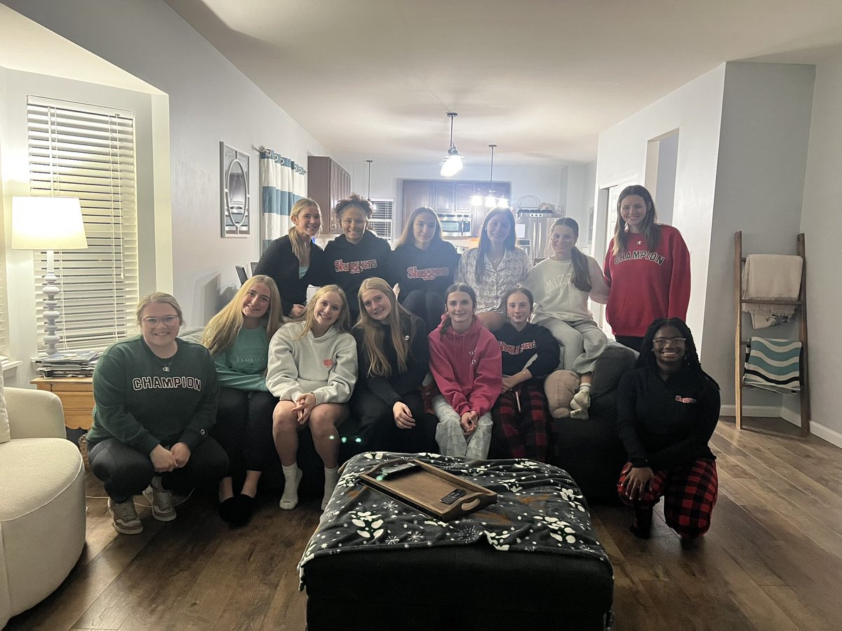 LLS_2011_KS's tweet image. Enjoyed a little team bonding this weekend!  Fun group of girls, looking forward to a great season!
@coachmeghans 
@_CoachK__