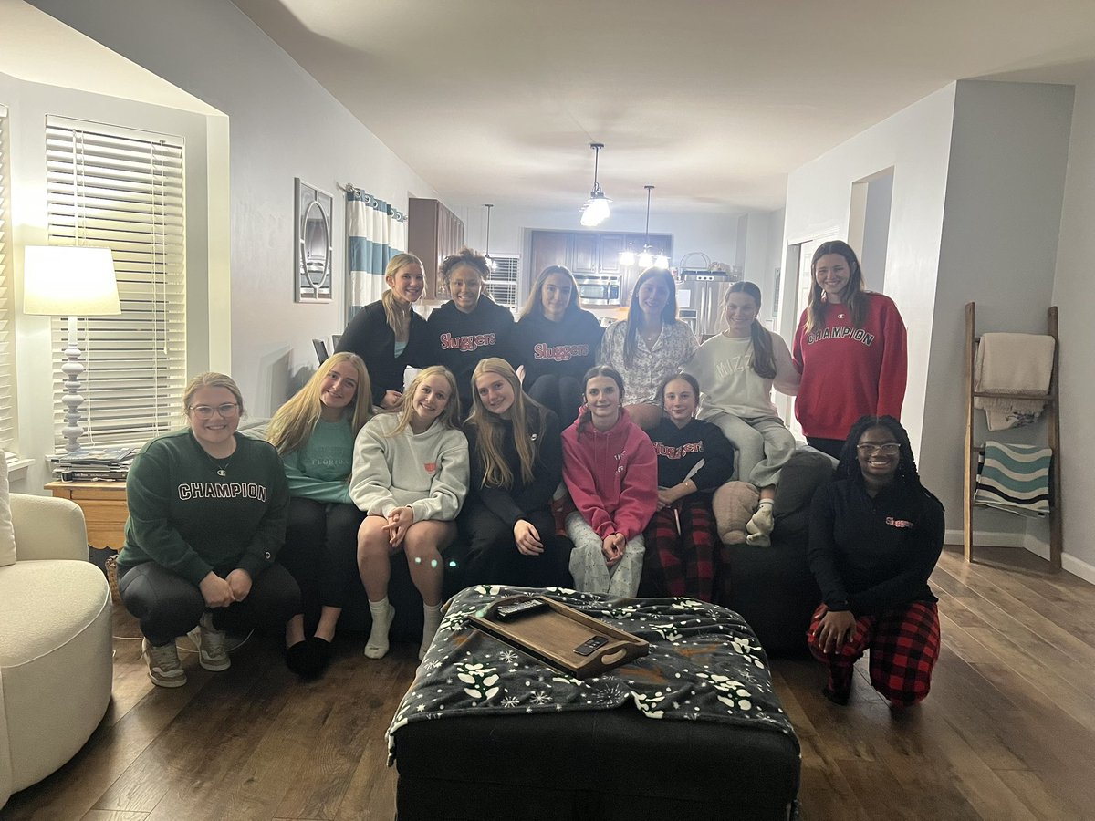 LLS_2011_KS's tweet image. Enjoyed a little team bonding this weekend!  Fun group of girls, looking forward to a great season!
@coachmeghans 
@_CoachK__