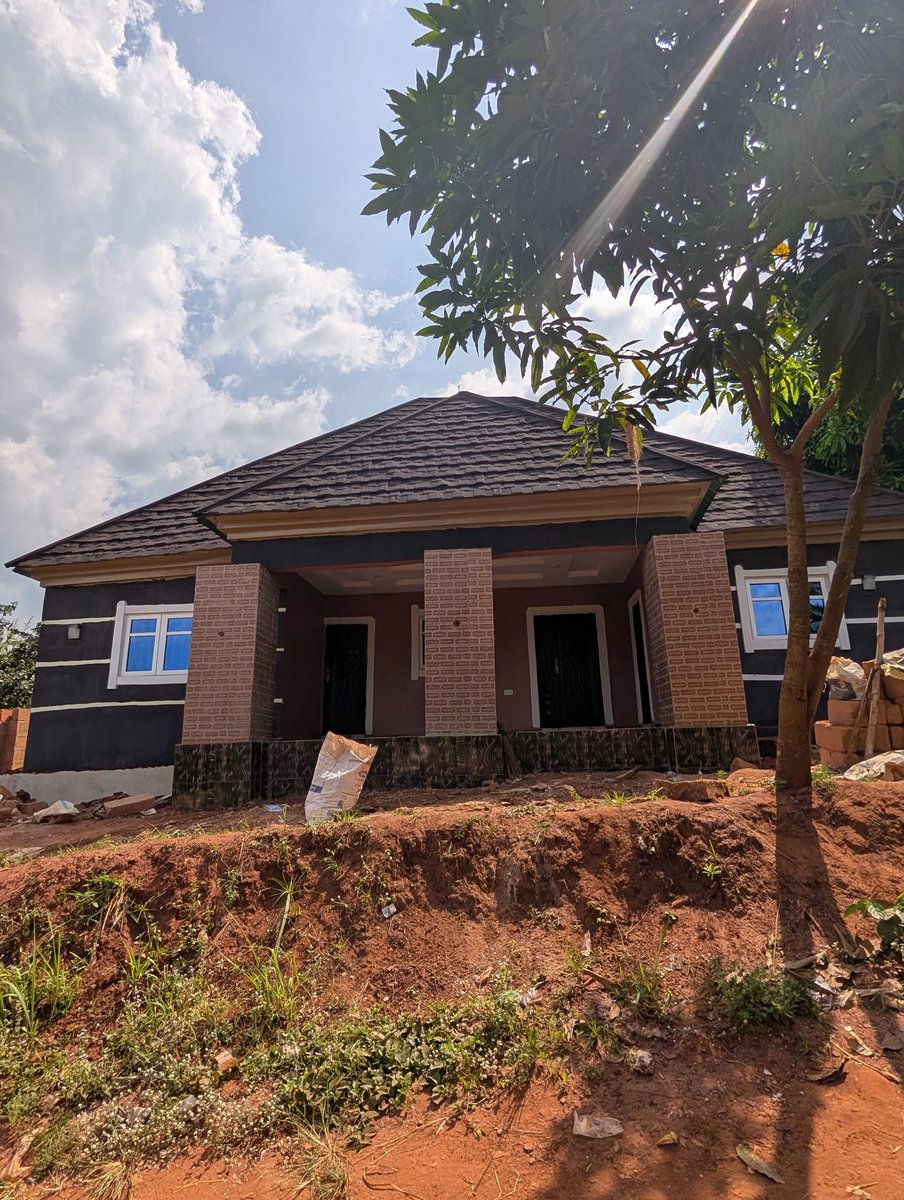 Growth in 2 pictures.

Where I grew up vs Our new house.

The story long for real😭