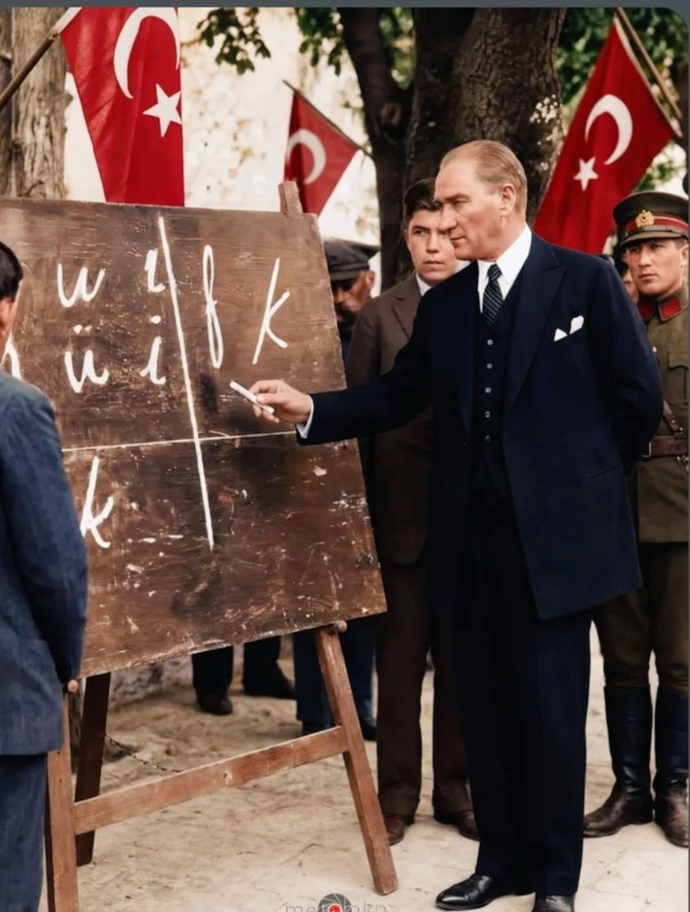 "Dünyada her şeye bir değer biçilebilir ama öğretmenin eserine değer biçilemez."
Baş öğretmen Mustafa Kemal Atatürk ve bütün öğretmenlerimizin, öğretmenler günü kutlu olsun.