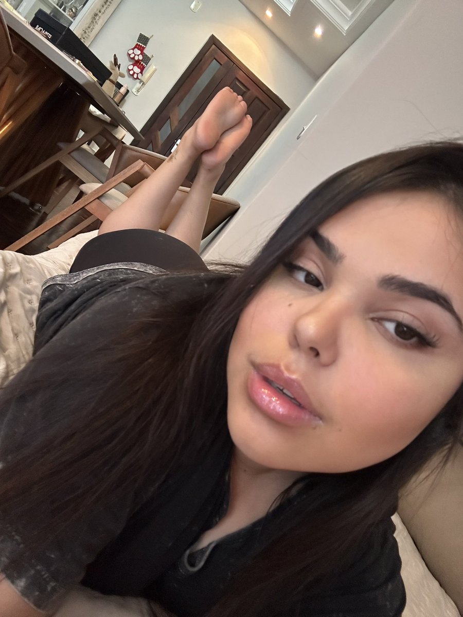 𝑮𝒐𝒅𝒅𝒆𝒔𝒔 𝑨𝒍𝒚 tweet media
