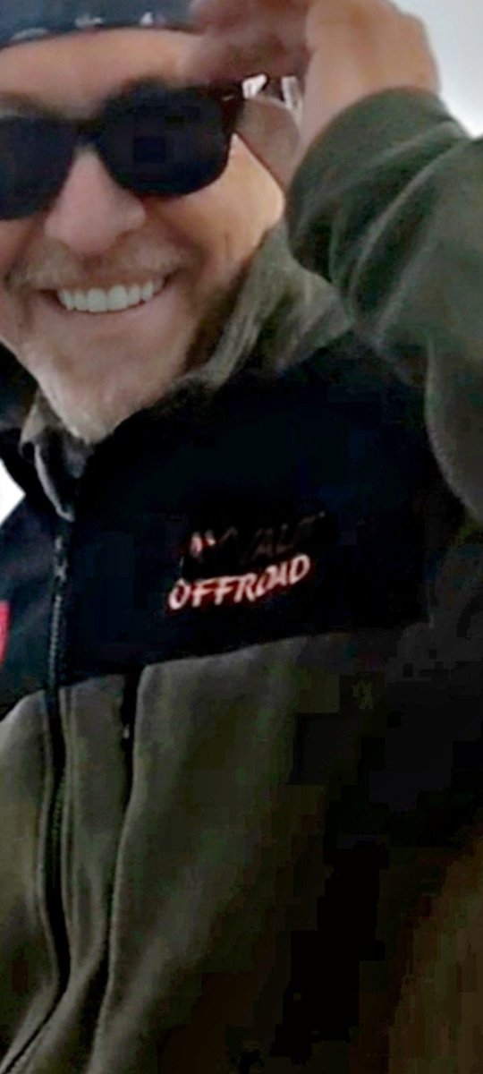 Kimseyle yarışmıyorum ama siz yine de koşun;spor olur :)😎