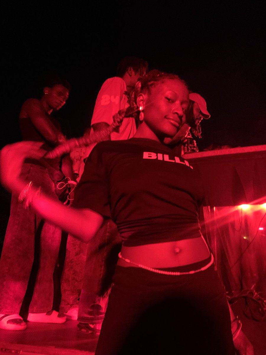 I fly🦋 tweet media